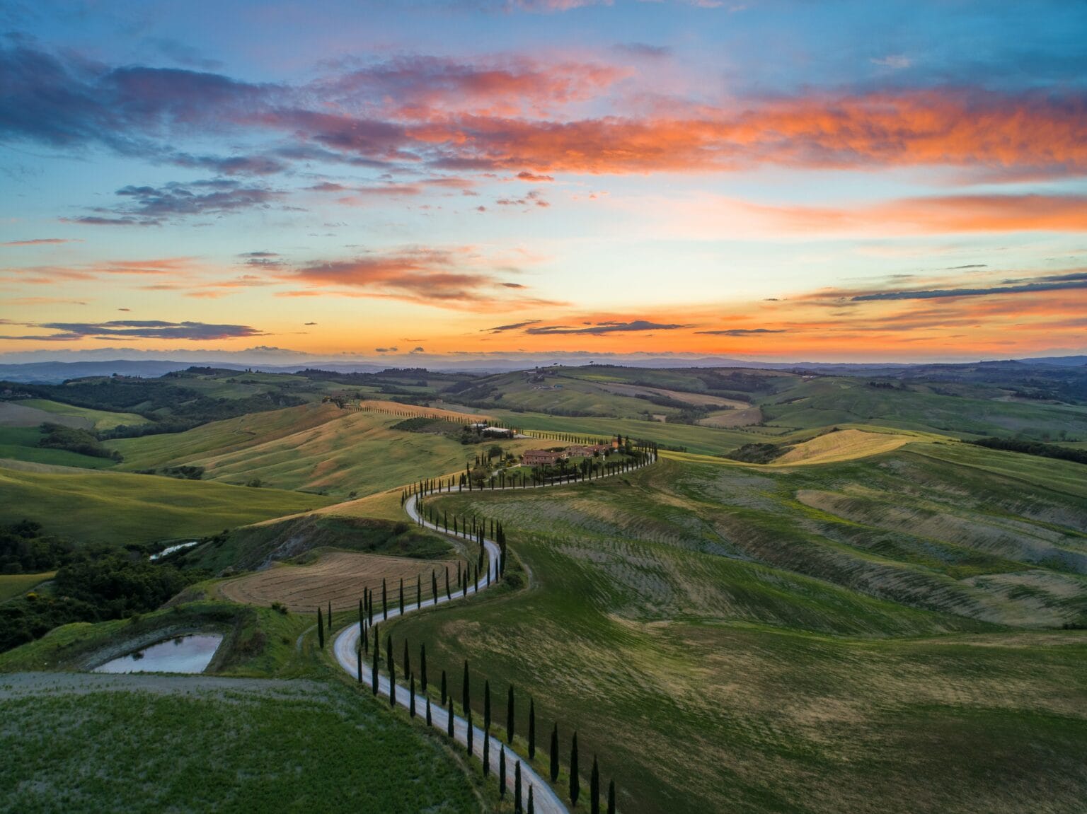 tuscany hills val d orcia elopement italy 1 Best Elopement Locations in Italy